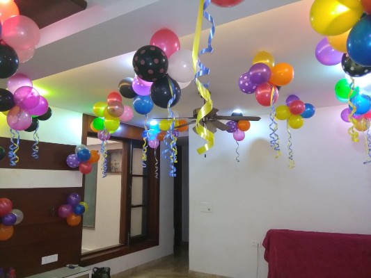 COLORFUL 400 BALLOONS DECOR