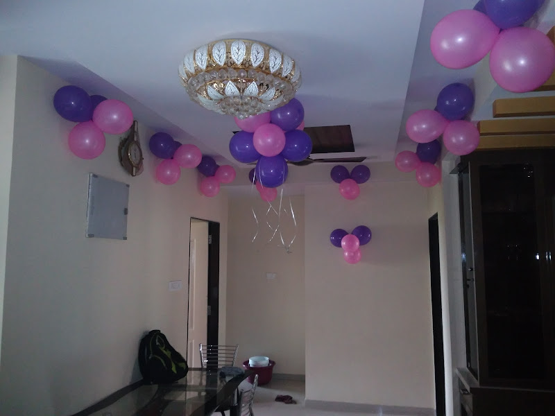 COLORFUL 100 BALLOONS DECORATION